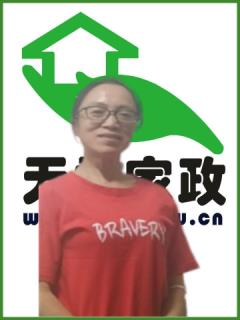 住家保姆。做家務