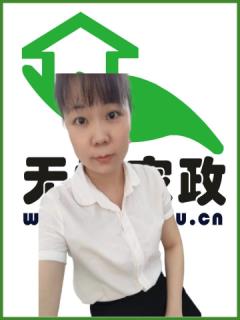 住家保姆。做家務(wù):照顧能自理老人
