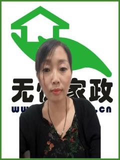 住家保姆。做家務